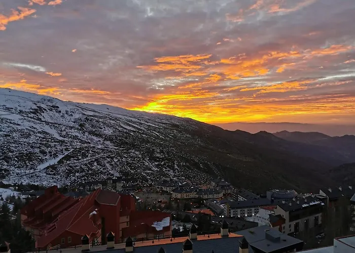 Sierra Nevada, Proximo A Pistas Y Plaza Central, Vistas Increibles 塞拉内华达